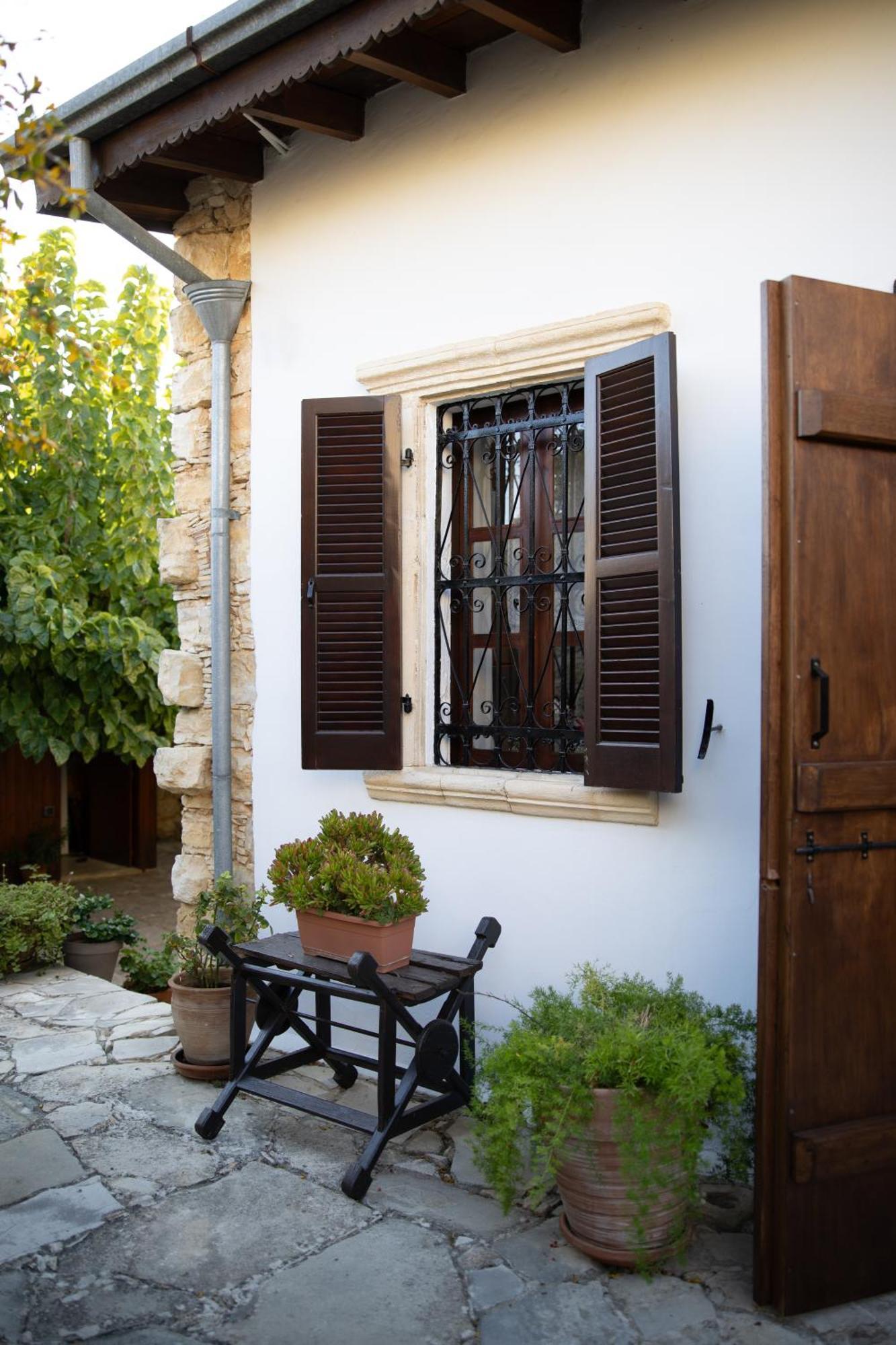 Apanemia Inn House Lofou Luaran gambar