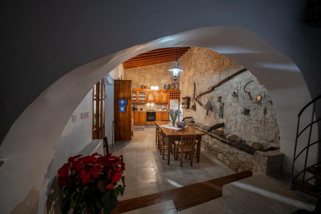 Apanemia Inn House Lofou Luaran gambar