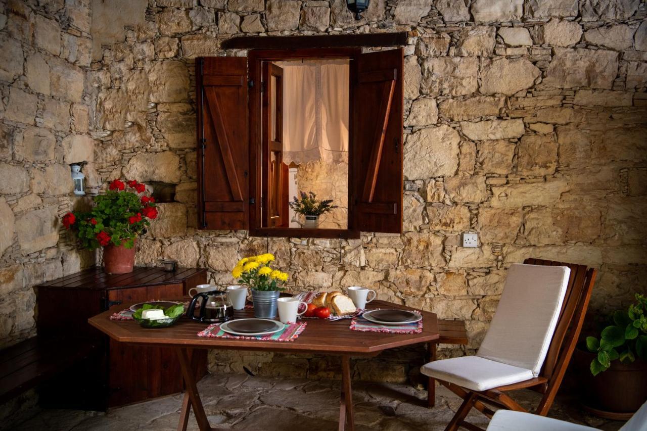 Apanemia Inn House Lofou Luaran gambar
