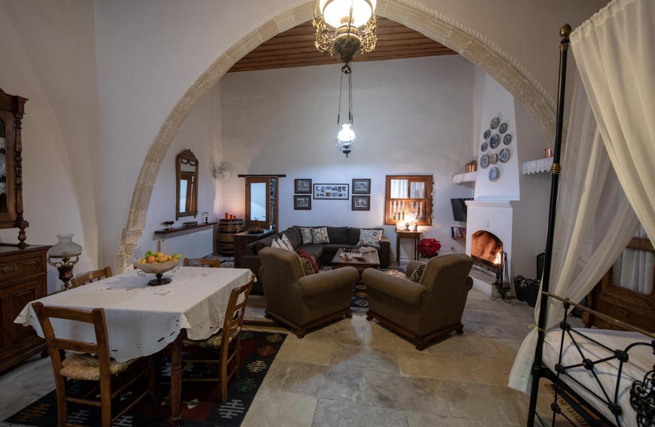 Apanemia Inn House Lofou Luaran gambar